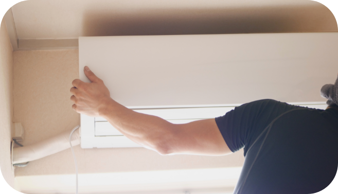 毎月100〜150台のエアコン撤去を手早く丁寧に行う専門スタッフによる回収サービス